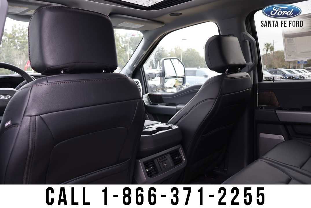 2026 Ford Super Duty F-350 DRW LARIAT