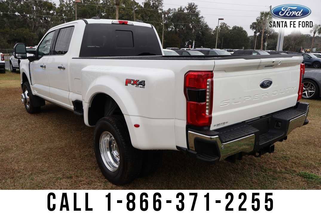 2026 Ford Super Duty F-350 DRW LARIAT