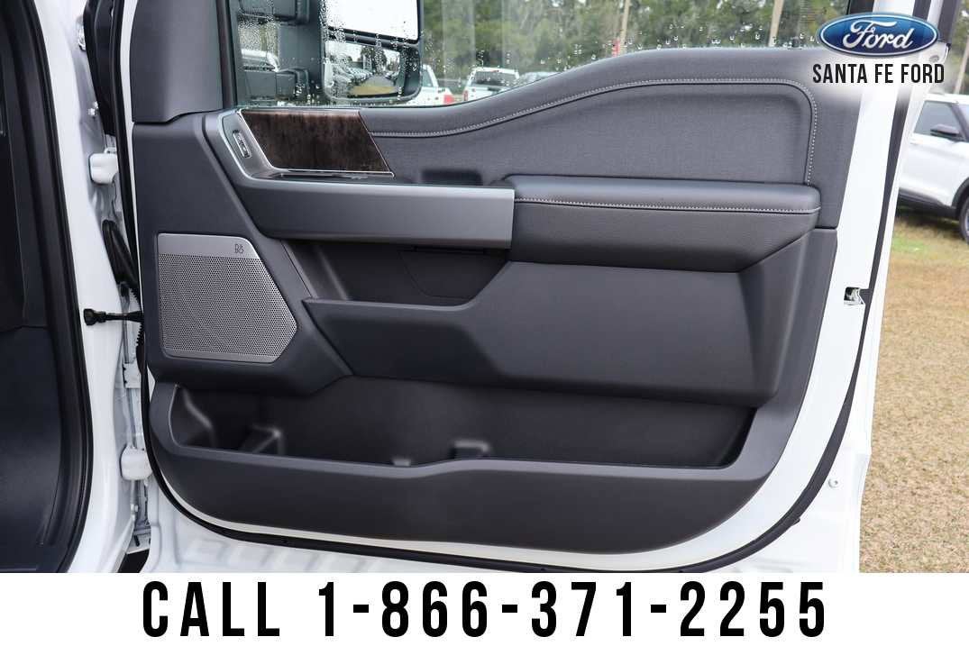 2026 Ford Super Duty F-350 DRW LARIAT