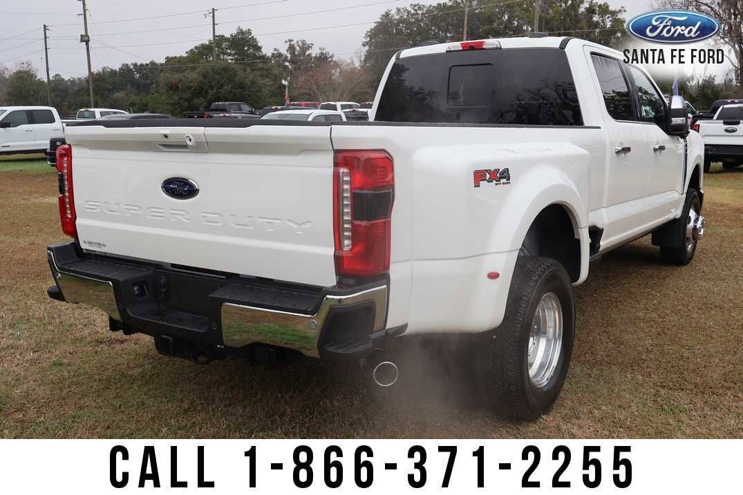 2026 Ford Super Duty F-350 DRW LARIAT