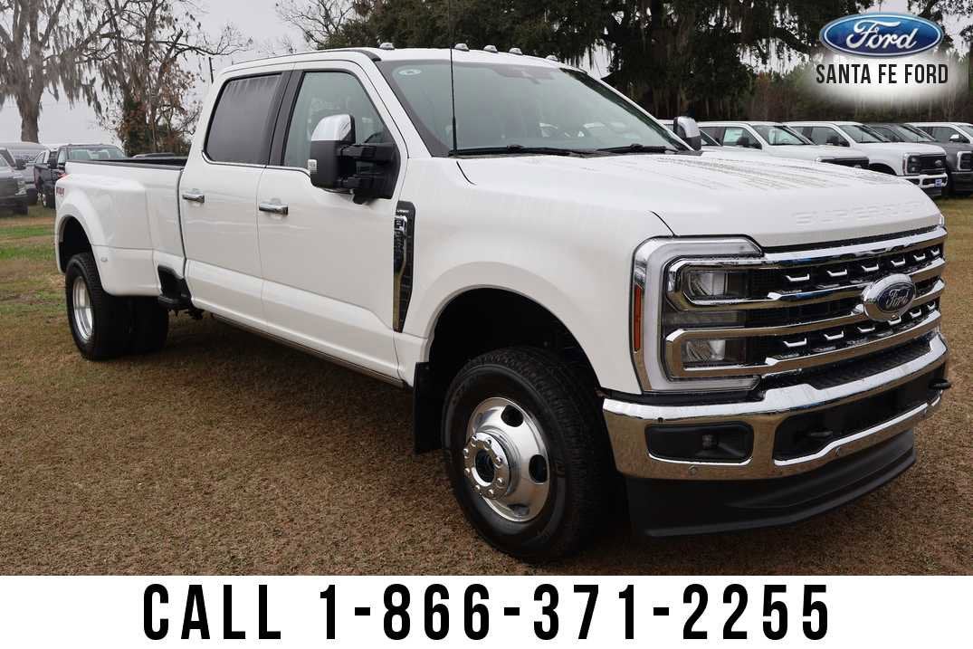 2026 Ford Super Duty F-350 DRW LARIAT