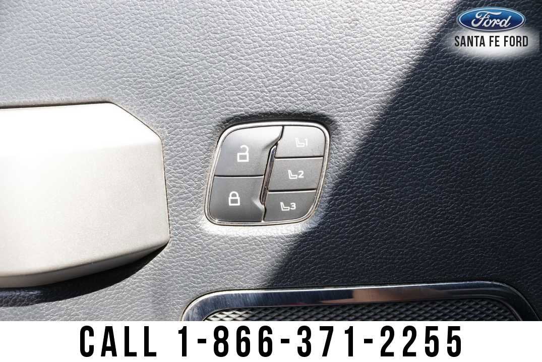 2022 Ford Super Duty F-350 DRW LARIAT