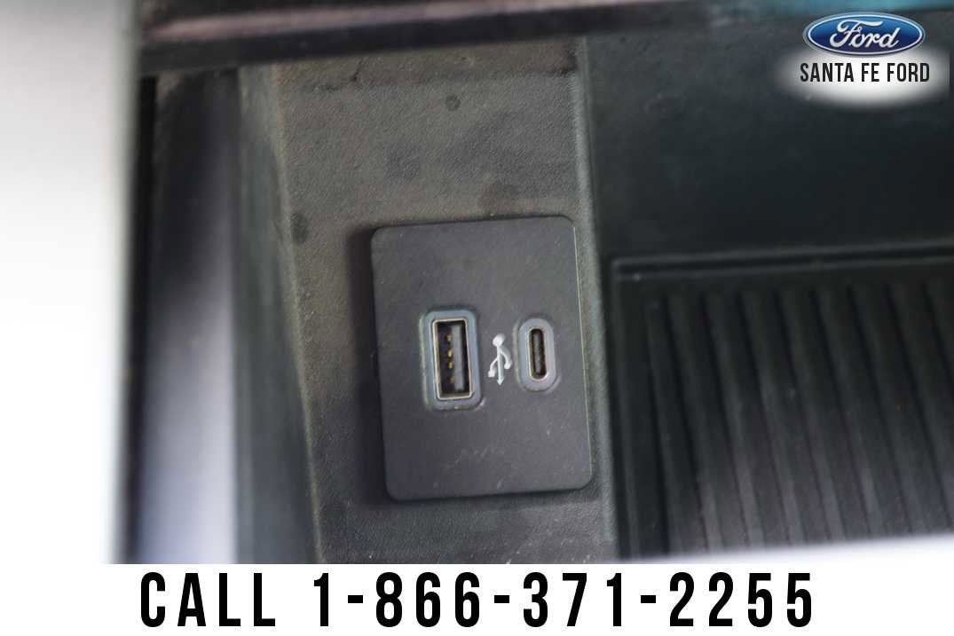 2022 Ford Super Duty F-350 DRW LARIAT