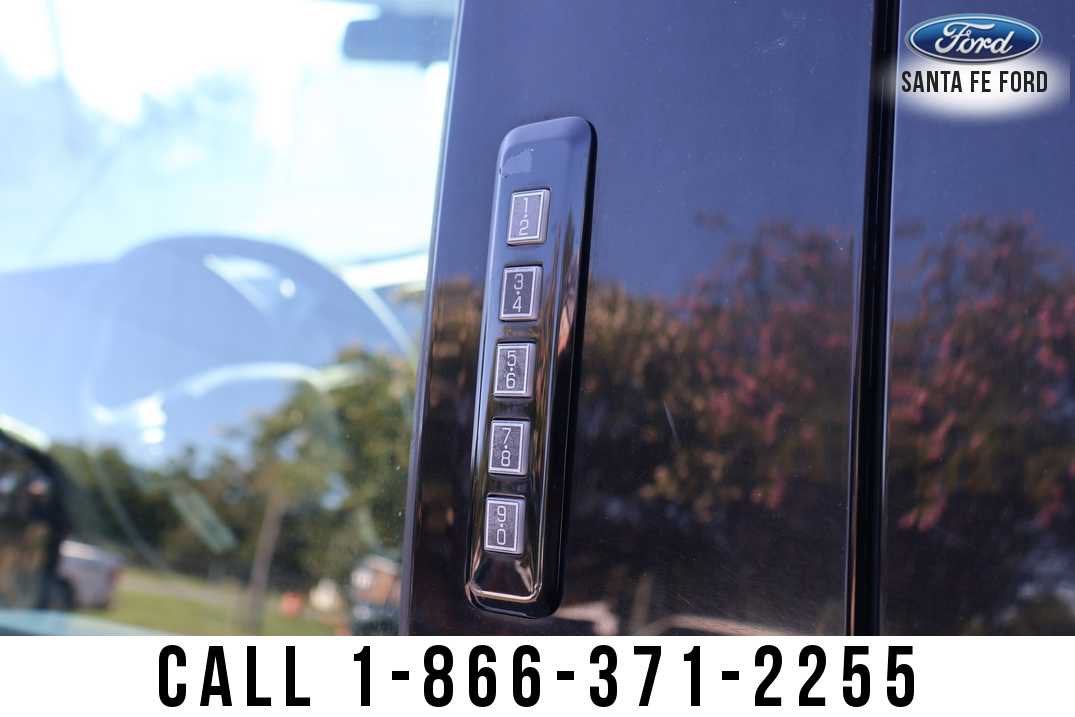 2017 Ford F-150 Platinum