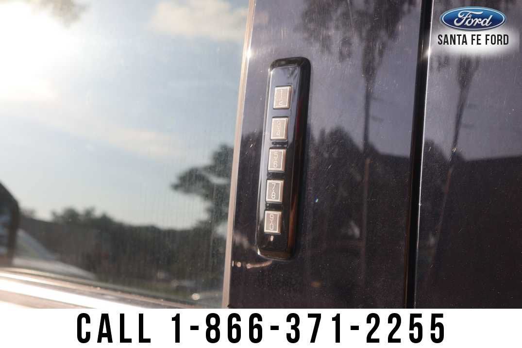 2017 Ford F-150 Platinum