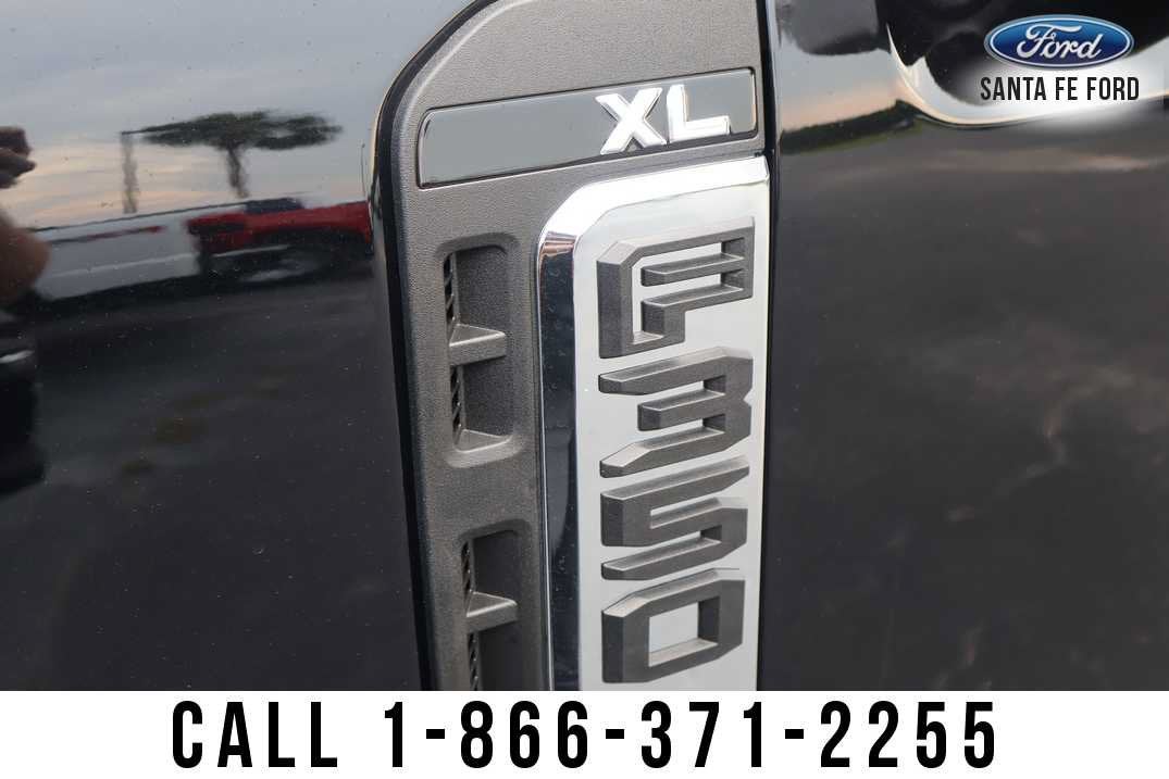 2026 Ford Super Duty F-350 SRW XLT