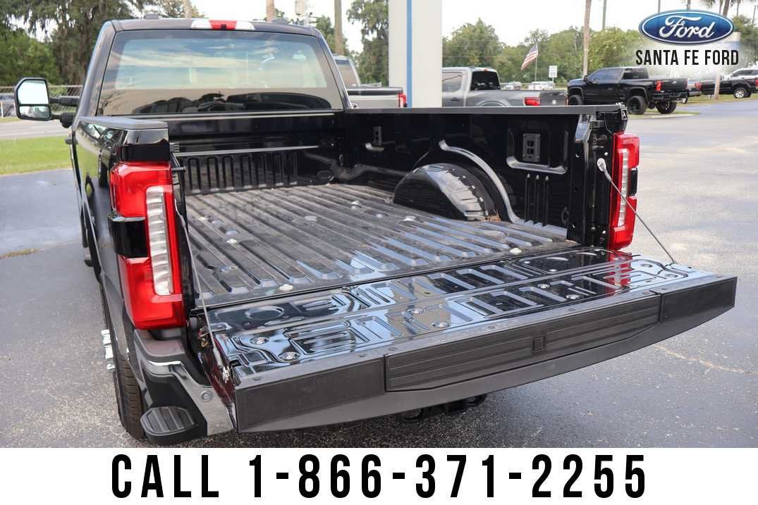 2026 Ford Super Duty F-350 SRW XLT