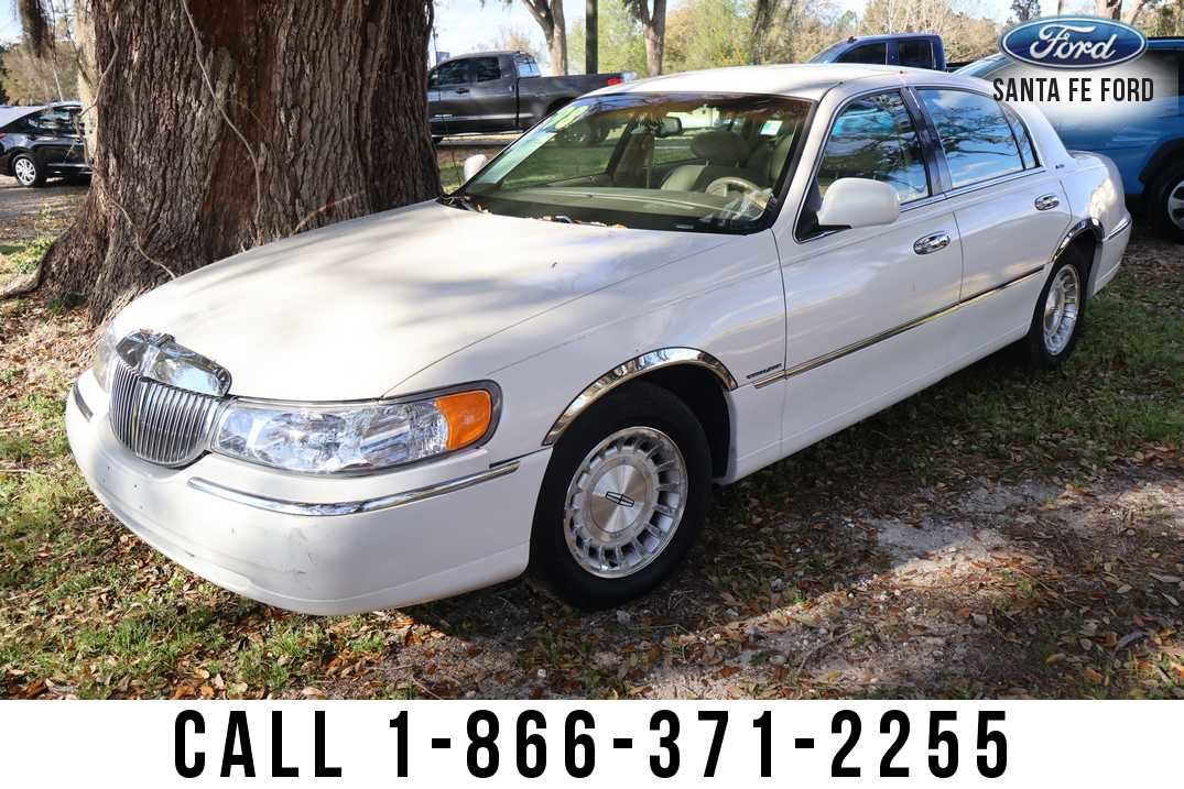 1998 Lincoln Town Car Executive