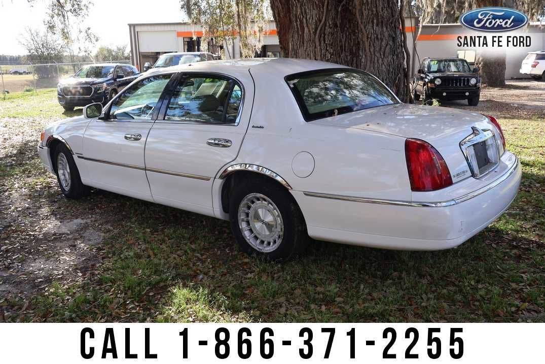 1998 Lincoln Town Car Executive