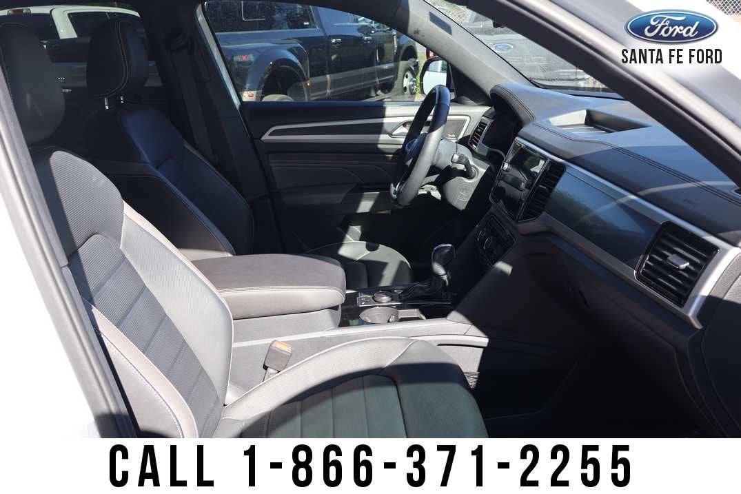 2023 Volkswagen Atlas Cross Sport 3.6L V6 SEL Premium R-Line