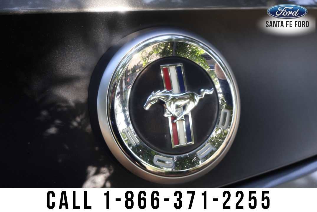 2011 Ford Mustang Premium