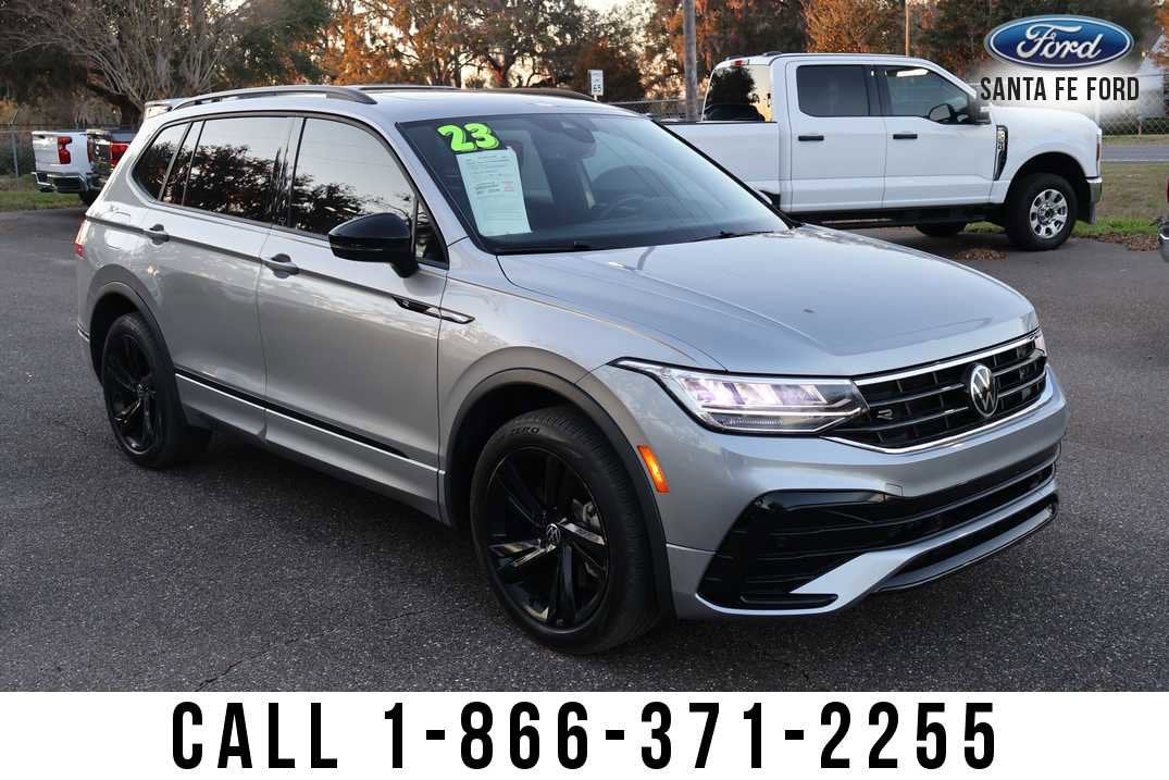 2023 Volkswagen Tiguan SE R-Line Black