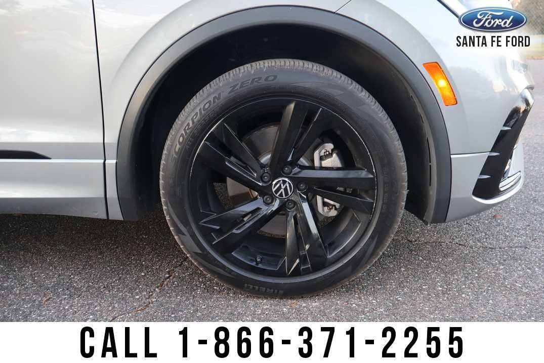 2023 Volkswagen Tiguan SE R-Line Black
