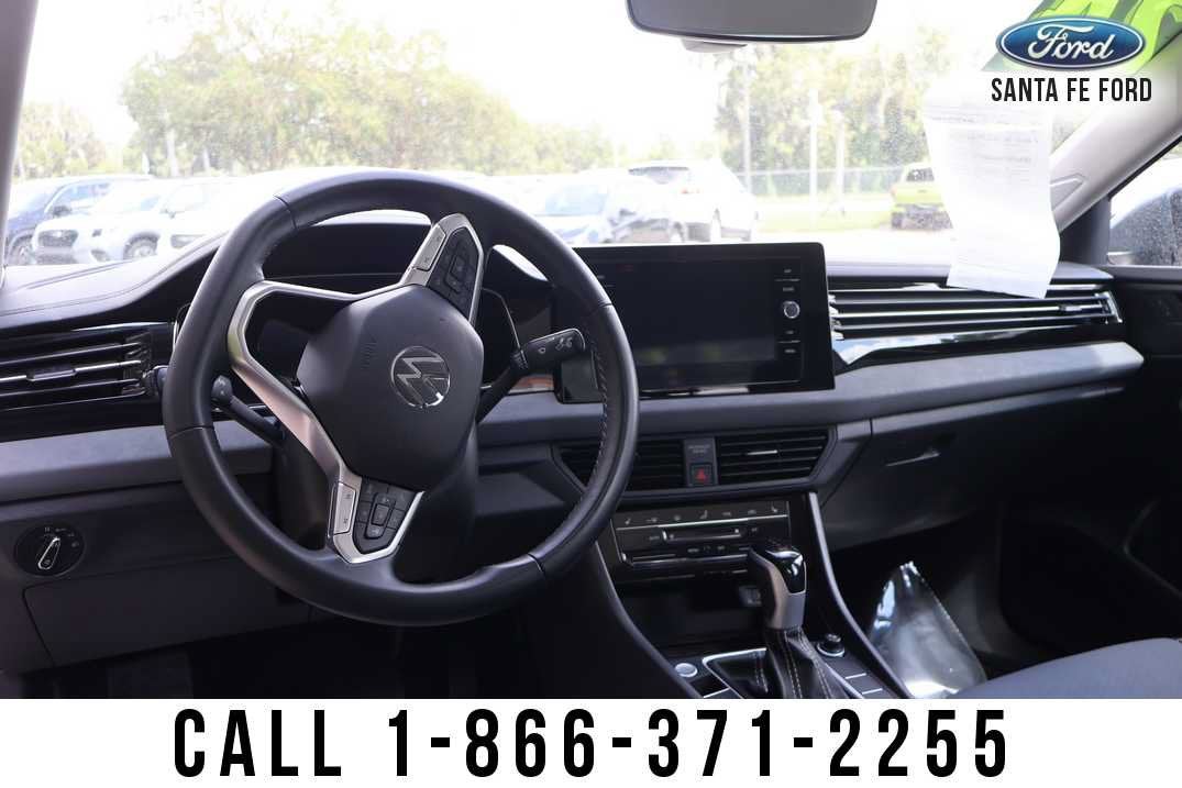 2025 Volkswagen Jetta SE