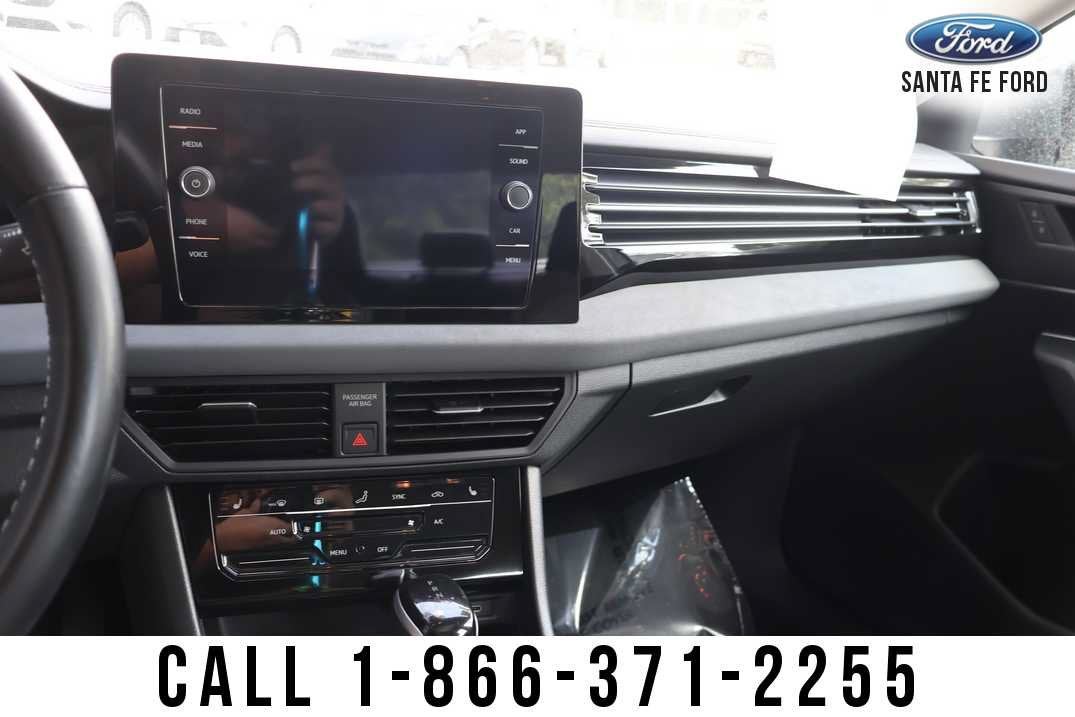 2025 Volkswagen Jetta SE