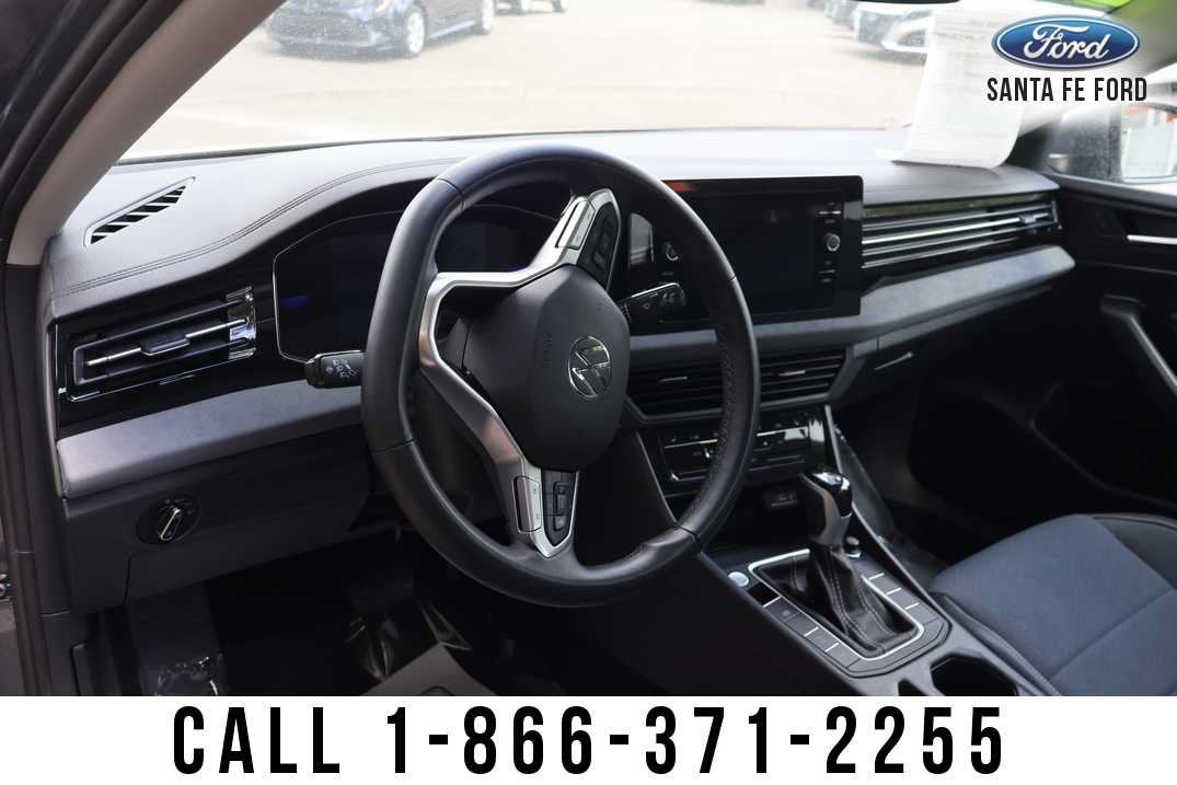 2025 Volkswagen Jetta SE