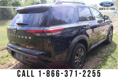 2024 Nissan Pathfinder SV