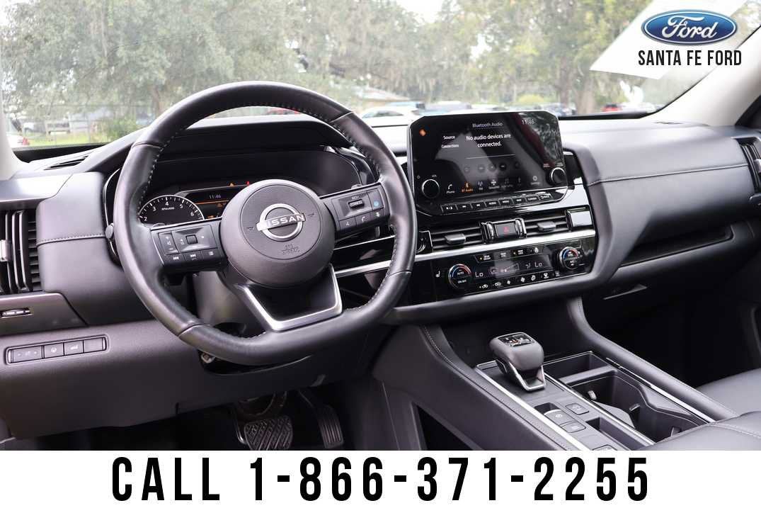 2025 Nissan Pathfinder SL