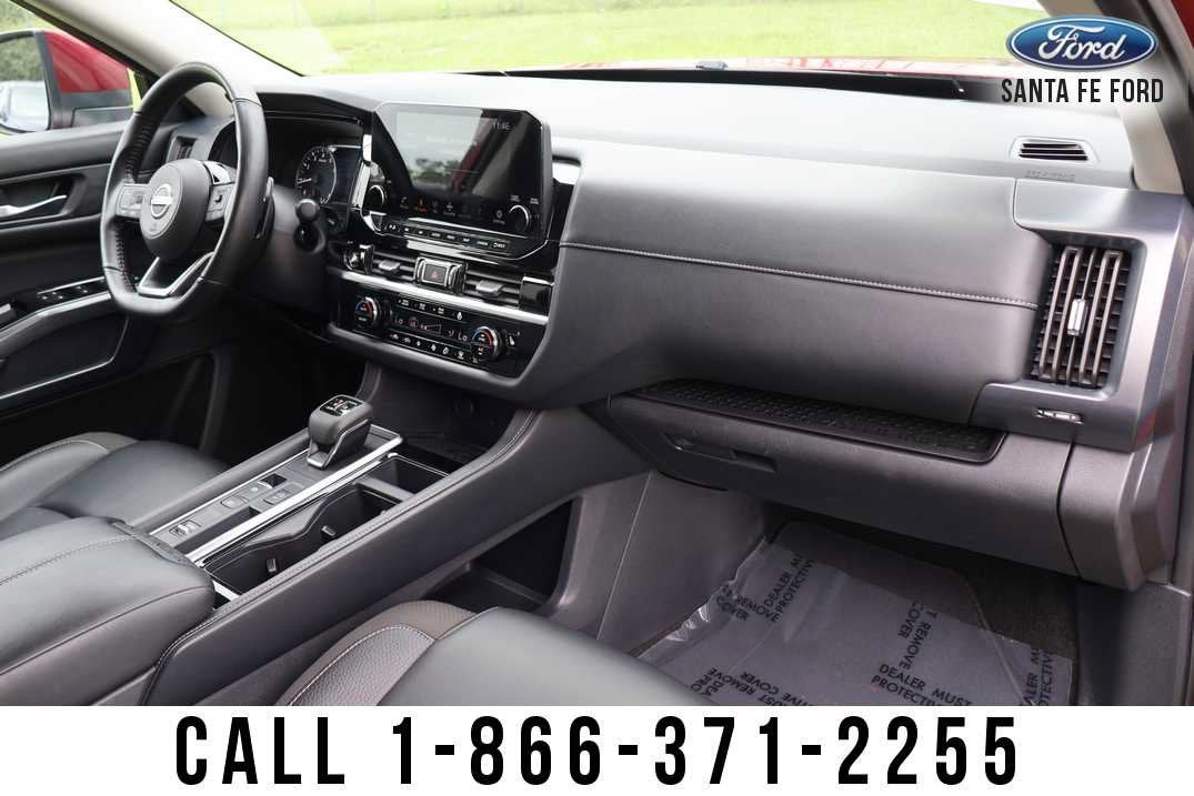 2025 Nissan Pathfinder SL