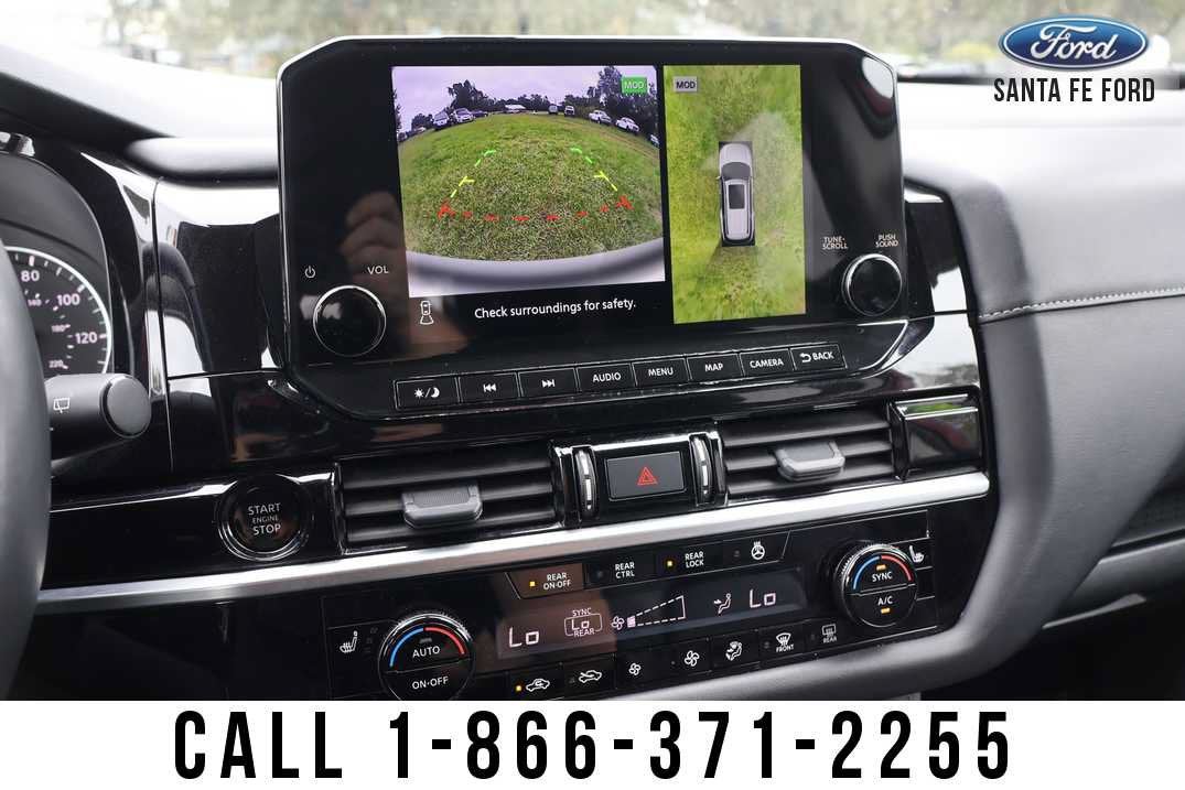 2025 Nissan Pathfinder SL